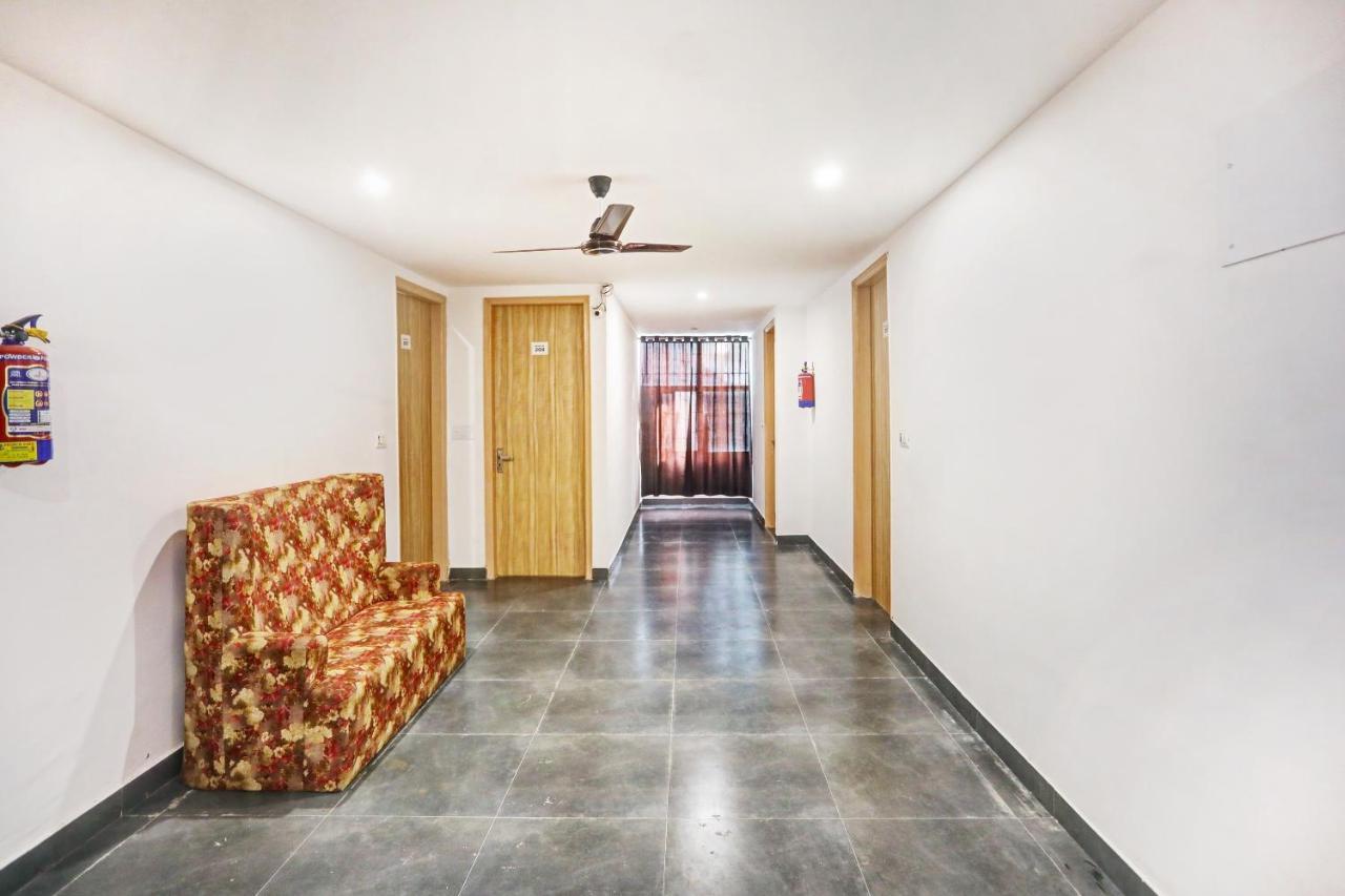 Oyo 81641 Collection O Hotel A1 Residency Nowe Delhi Zewnętrze zdjęcie