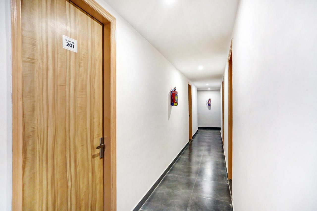 Oyo 81641 Collection O Hotel A1 Residency Nowe Delhi Zewnętrze zdjęcie