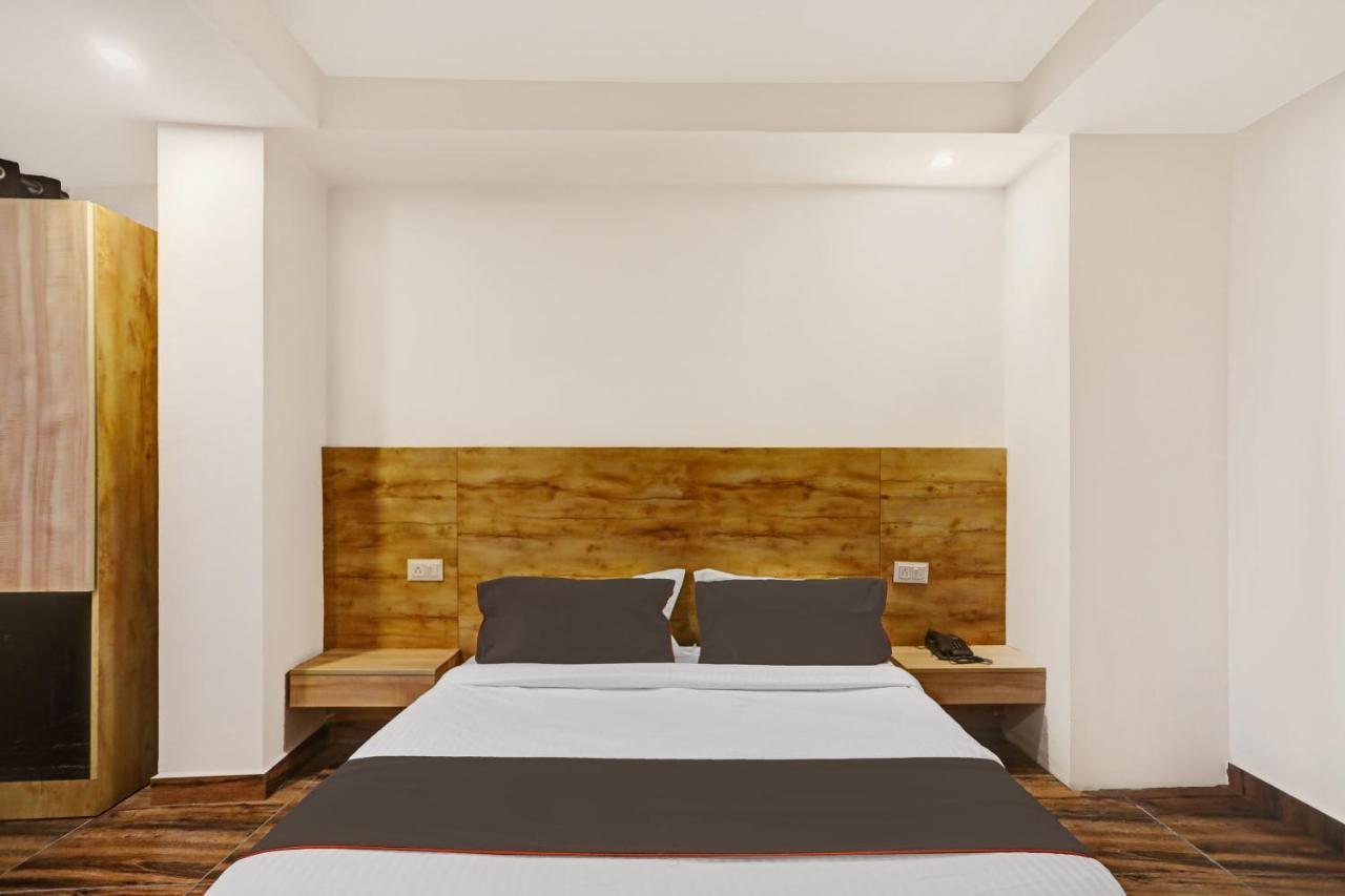 Oyo 81641 Collection O Hotel A1 Residency Nowe Delhi Zewnętrze zdjęcie